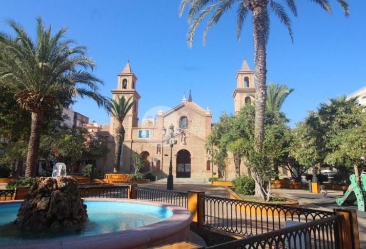 טורבייחה Beautiful Apartment Near Playa De Los Locos מראה חיצוני תמונה